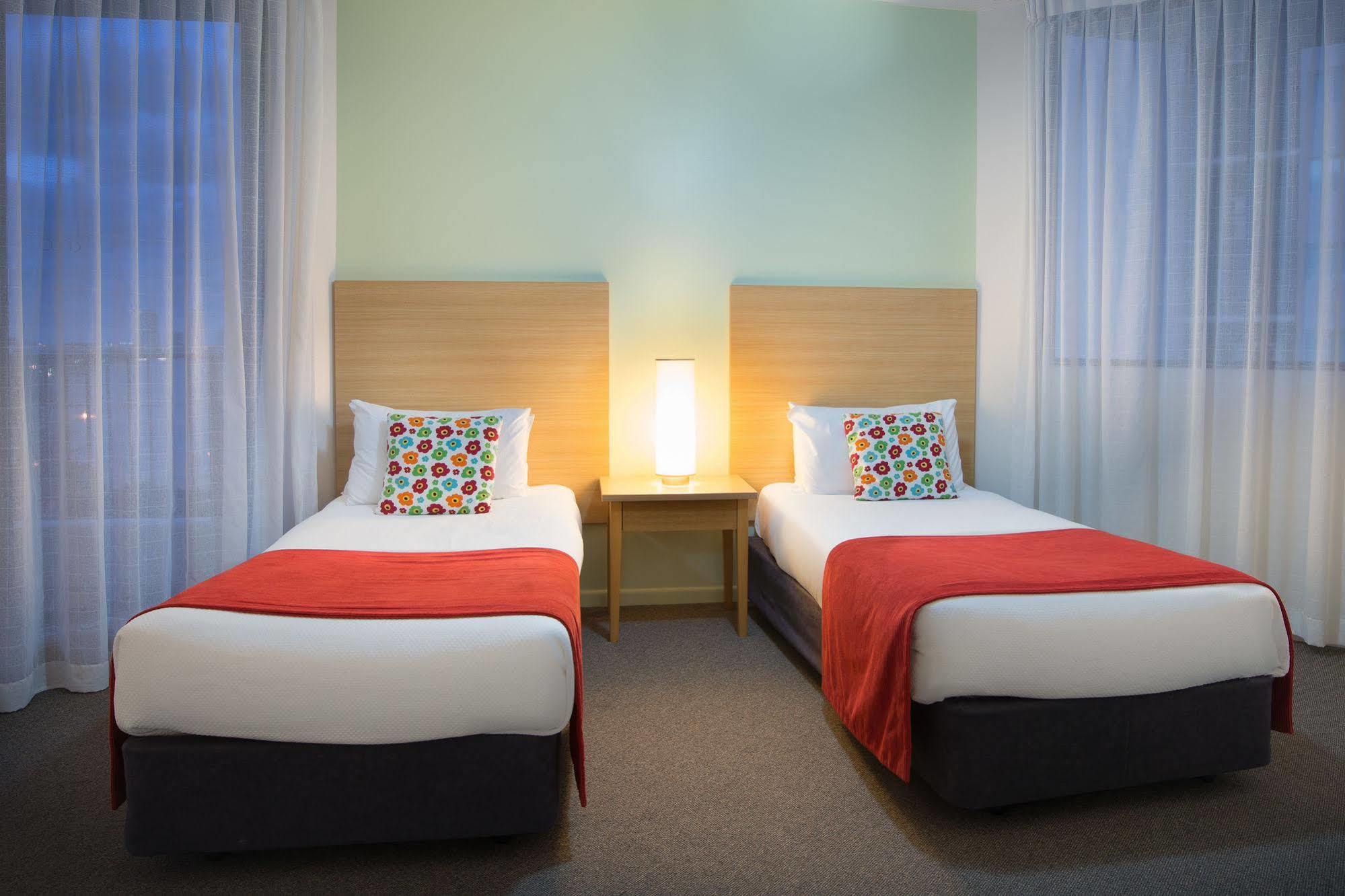 Sandy Point Beach Resort Gold Coast Eksteriør bilde
